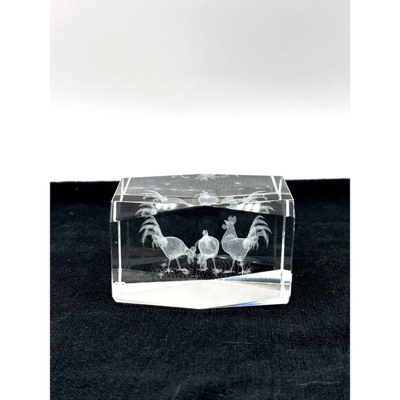 3D Laser Etched Crystal Cube 2 Roosters And Chick Decorative Paperweight 3"x2" - Picture 1 of 9
